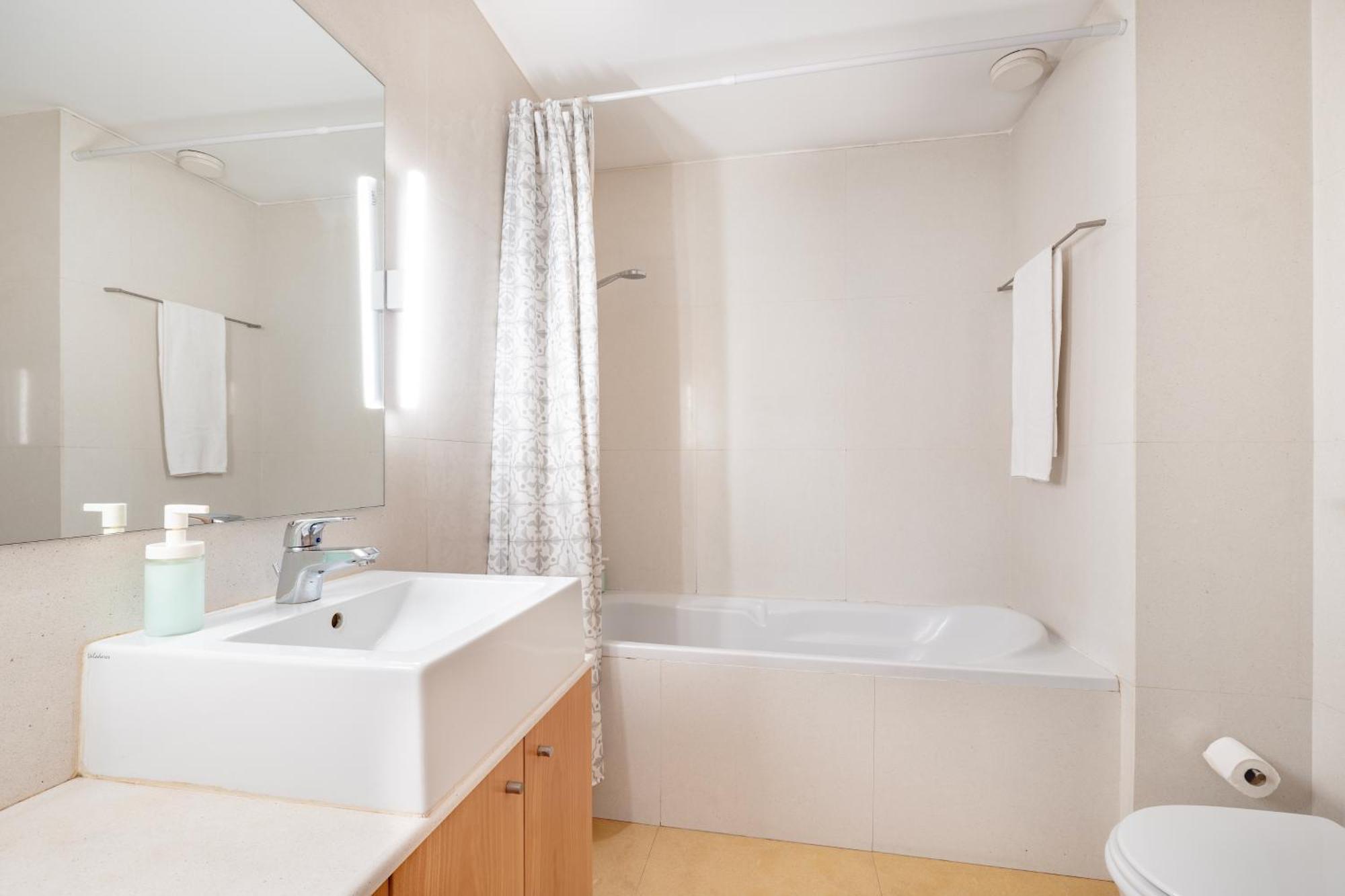 Viva Stadium Residence Studios Porto Ngoại thất bức ảnh
